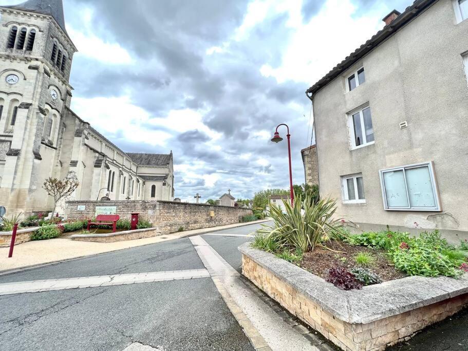 La Baillargeoise - Superbe Maison A 7 Min Du Parc Saint-Georges-les-Baillargeaux Exteriér fotografie